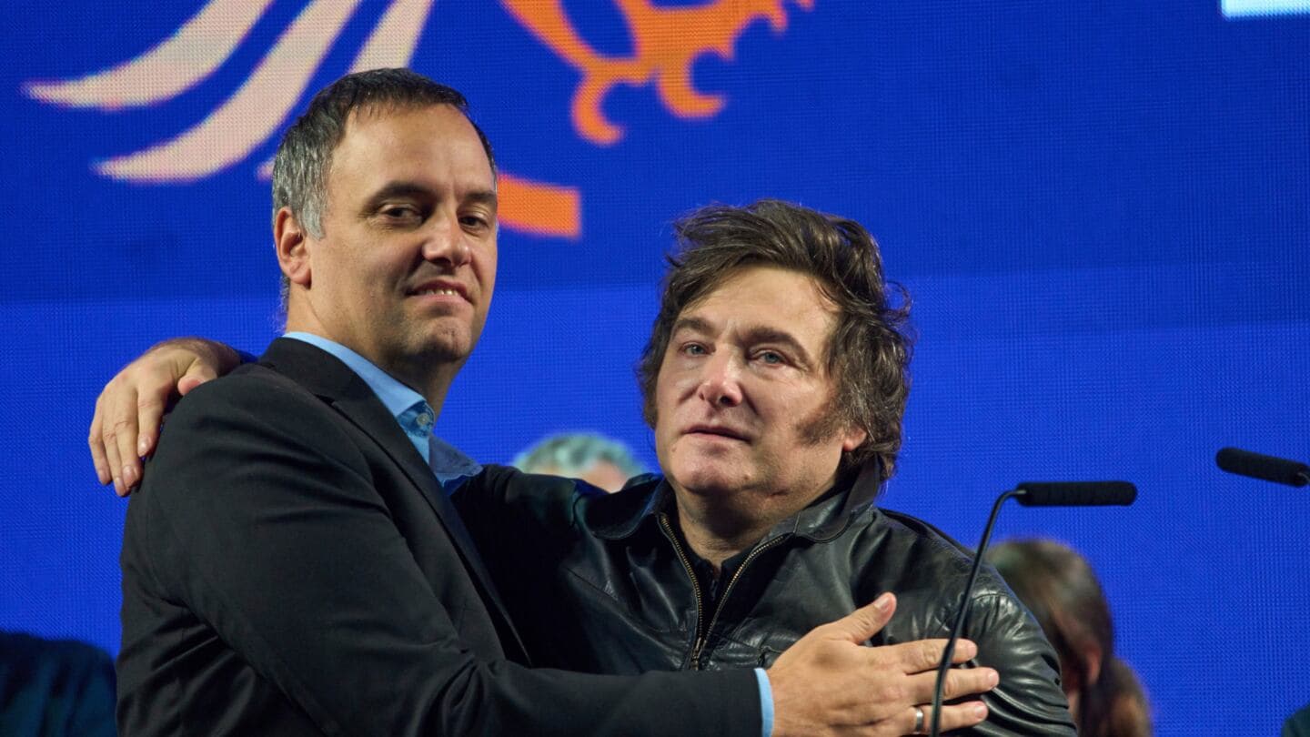     En plena tensión política, Milei fortaleció su apoyo a Adorni
